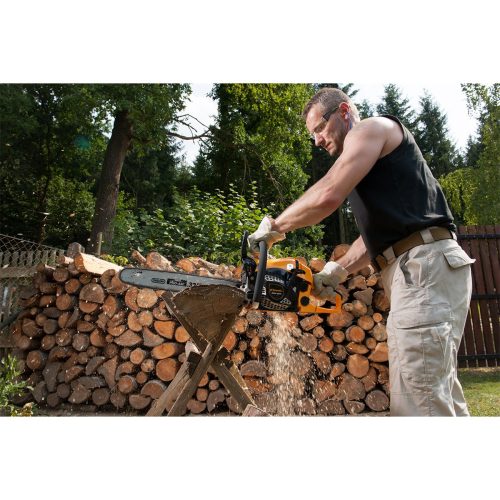 RPCS 5545 - benzinmotoros láncfűrész 54 cm3 motorral „farmer” osztály Riwall PRO